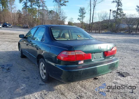 2000 Honda Accord 2.3 Se из США, поврежденный, VIN 1HGCG5670YA067215